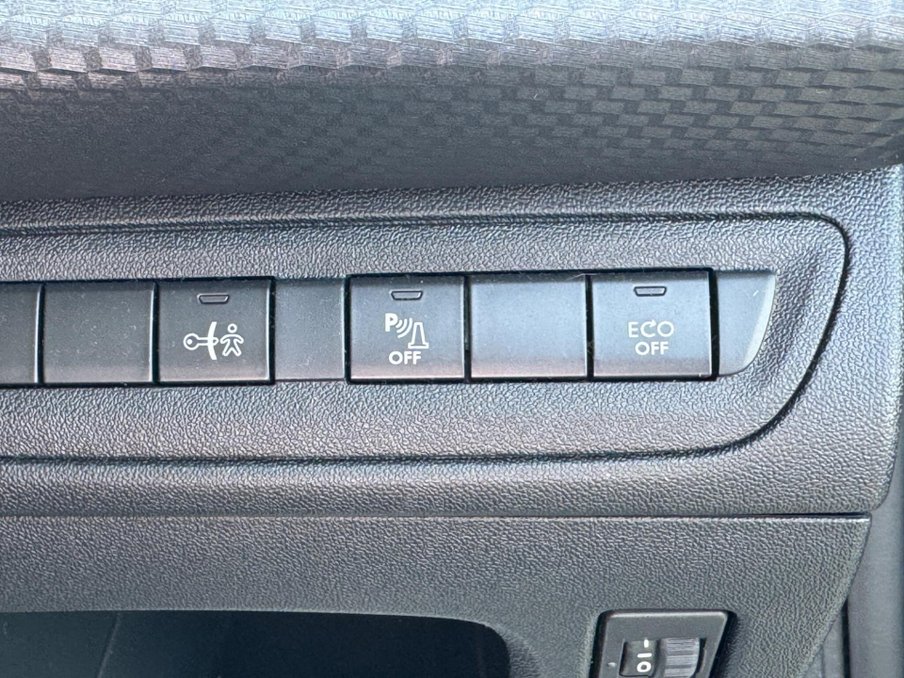 2018 Peugeot 208 — image 22