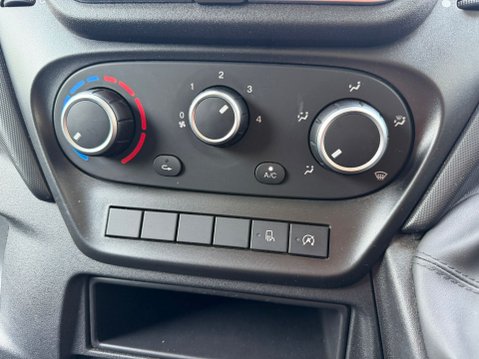 Iveco Daily 2.3D HPI 14V 35C 3450 HiMatic Euro 6 (s/s) 2dr, Curtain Side, MWB L2, DRW 30