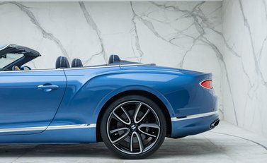 Bentley Continental GTC W12 First Edition 42