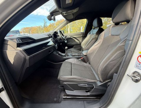 Audi Q3 1.5 TFSI CoD 35 Black Edition Sportback 5dr Petrol Manual Euro 6 (s/s) (150 12