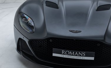 Aston Martin DBS Superleggera 30