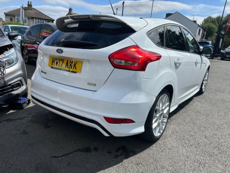 Ford Focus ST-LINE 9