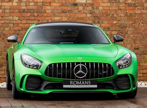 Mercedes-Benz AMG GT R 1