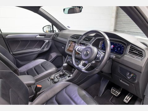 Volkswagen Tiguan 2.0 TDI R-Line Tech DSG 4Motion Euro 6 (s/s) 5dr 12