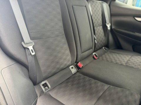 Nissan Qashqai 1.5 dCi n-tec 2WD Euro 6 (s/s) 5dr 12