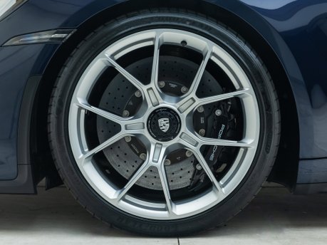 Porsche 911 GT3 TOURING (992) 