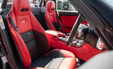 Mercedes-Benz SLS AMG Roadster 14