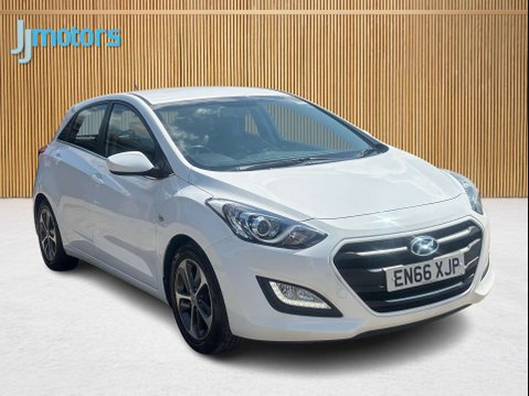 Hyundai i30 1.4 Blue Drive SE Hatchback 5dr Petrol Manual Euro 6 (s/s) (100 ps) 14