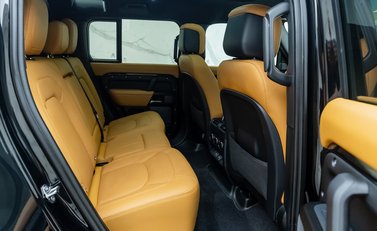 Land Rover Defender 110 V8 P525 14