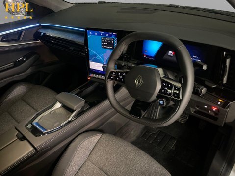 Renault Austral 1.2 E-TECH techno SUV 5dr Petrol Hybrid Auto Euro 6 (s/s) (200 ps) Air Con 12