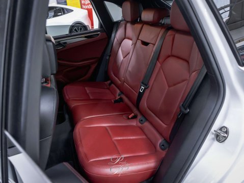 Porsche Macan 3.0 Macan S D Semi-Auto 4WD 5dr 27