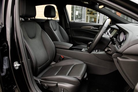 Vauxhall Insignia SRI VX-LINE NAV 32