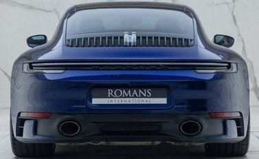 Porsche 911 Carrera S (992) 8