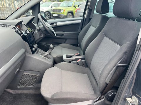 Vauxhall Zafira 1.8 16V Exclusiv Euro 5 5dr 24