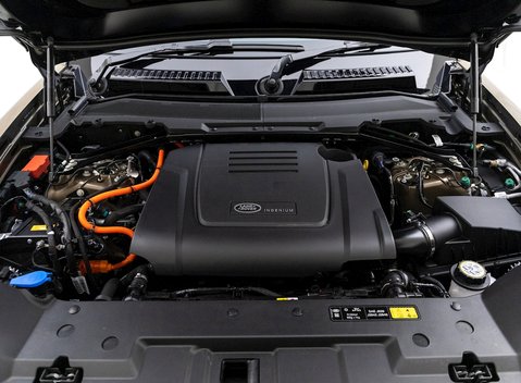 Land Rover Defender 110 X P400e 28