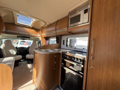 Auto-Trail Tracker fb 3