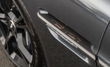 Aston Martin Vanquish S Ultimate 30