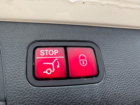 Mercedes-Benz GLC 2.1 GLC220d AMG Line (Premium Plus) G-Tronic+ 4MATIC Euro 6 (s/s) 5dr 64