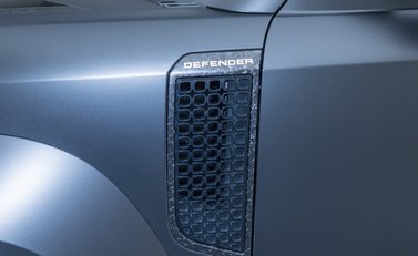 Land Rover Defender OCTA EDITION ONE 43