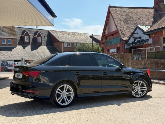 Audi A3 TFSI S LINE 