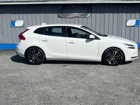 Volvo V40 2.0 T2 GPF Momentum Nav Plus Euro 6 (s/s) 5dr 19