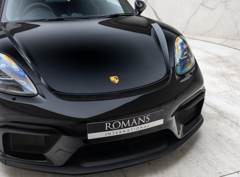 Porsche Cayman GT4 (718) 34