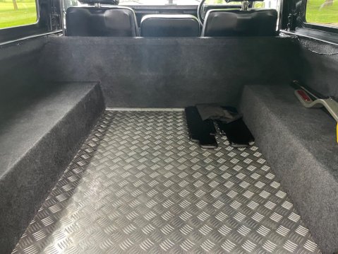 Land Rover Defender 2.5 TD5 23