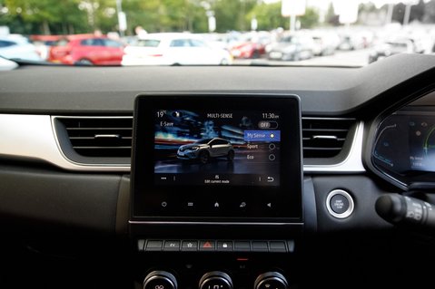 Renault Captur TECHNO E-TECH 33