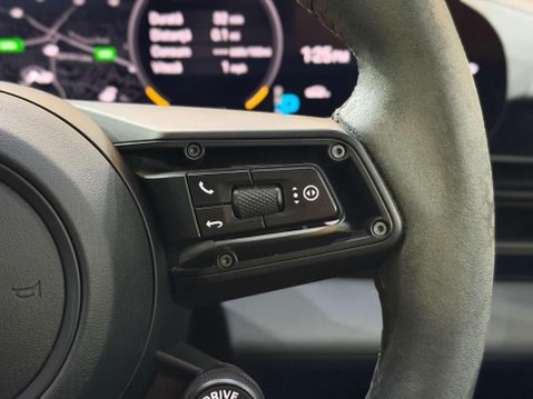 Porsche Taycan Performance Plus 93.4kWh 4S Cross Turismo 5dr Electric Auto 4WD (571 ps) 30