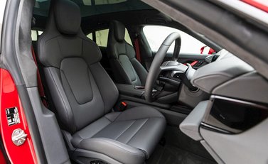 Porsche Taycan Turbo Cross Turismo 10