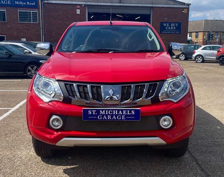 Mitsubishi L200 2.4 L200 Barbarian DI-D Auto 4WD 5