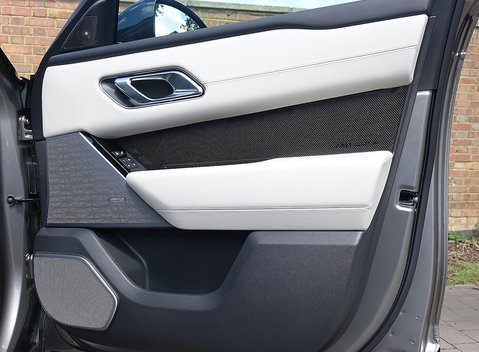Land Rover Range Rover Velar First Edition P380 12