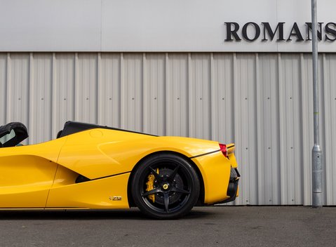 Ferrari LaFerrari Aperta 37