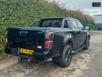 Isuzu D-Max V-Cross | AUTO | 1.9LT | AC | Sensors | Camera | Tow Bar| 3