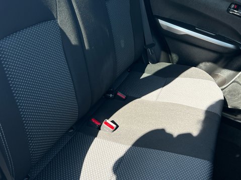 Suzuki Vitara SZ-T 38