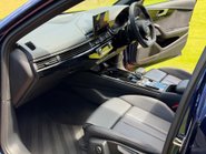 Audi A4 AVANT TFSI S LINE BLACK EDITION MHEV 25