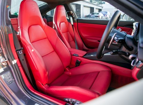 Porsche 911 (991) Carrera GTS 12