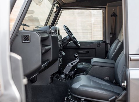 Land Rover Defender 90 XS Bowler 14