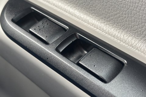 Mitsubishi Canter 3C13 25 Single Cab Tipper 31