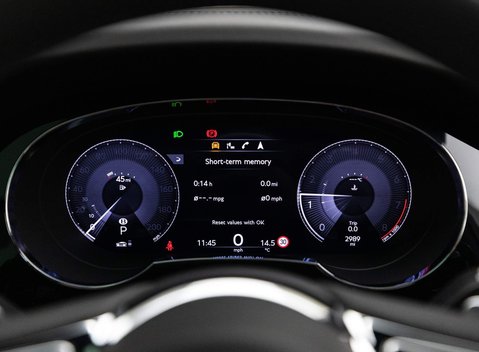 Bentley Bentayga V8 S 14