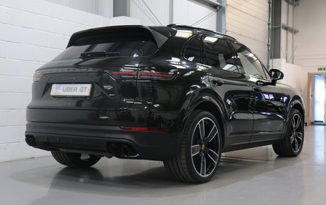 Porsche Cayenne V6 Platinum Edition - PTS Colour and Incredible Specification 5