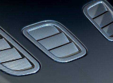 Aston Martin V12 Vantage S Roadster 37