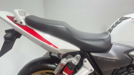 Honda CB 2008 26K OUTSTANDING CONDITION NEW MOT MUSCLE BIKE 1300CC 21