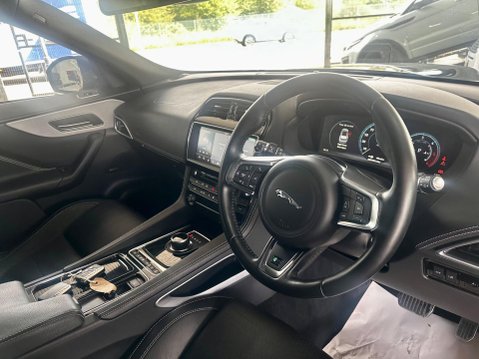 Jaguar F-Pace 2.0 D180 R-Sport Auto AWD Euro 6 (s/s) 5dr 42