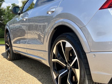 Audi Q8 RS VORSPRUNG TFSI QUATTRO MHEV 21
