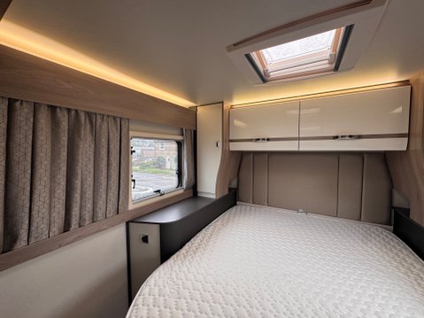 Swift Voyager 594 28