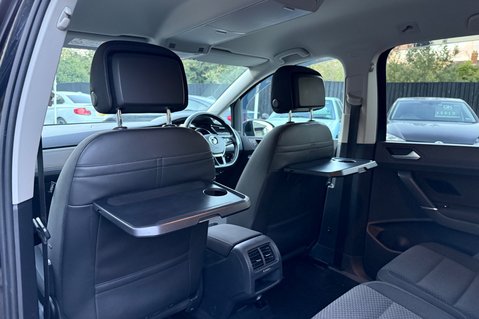 Volkswagen Touran SE TDI BMT -APPLE CAR PLAY-£35 ROAD TAX -9 SERVICES -PARK PILOT-240V SOCKET 30