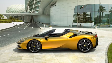 Ferrari SF90 Spider 2022 Review