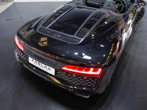 Audi R8 5.2 FSI V10 Spyder 2dr Petrol S Tronic quattro Euro 6 (s/s) (570 ps) 71