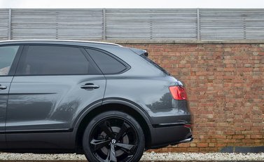 Bentley Bentayga V8 27